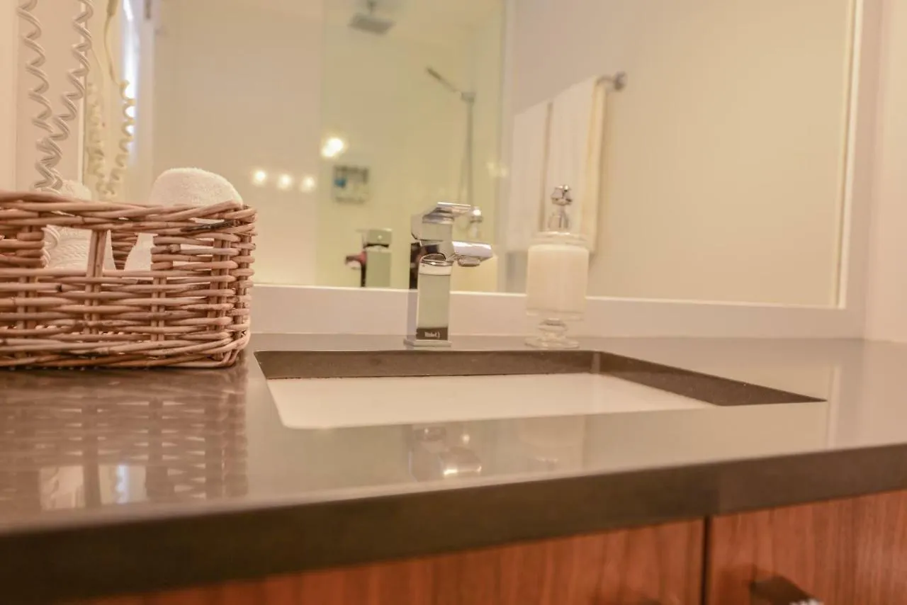 Newly Renovated Whistler Studio Apartment