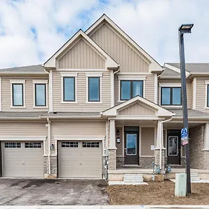luxury-townhouse-close-to-fairview-casino-in-niagra-falls.niagara-fallshotels.com/